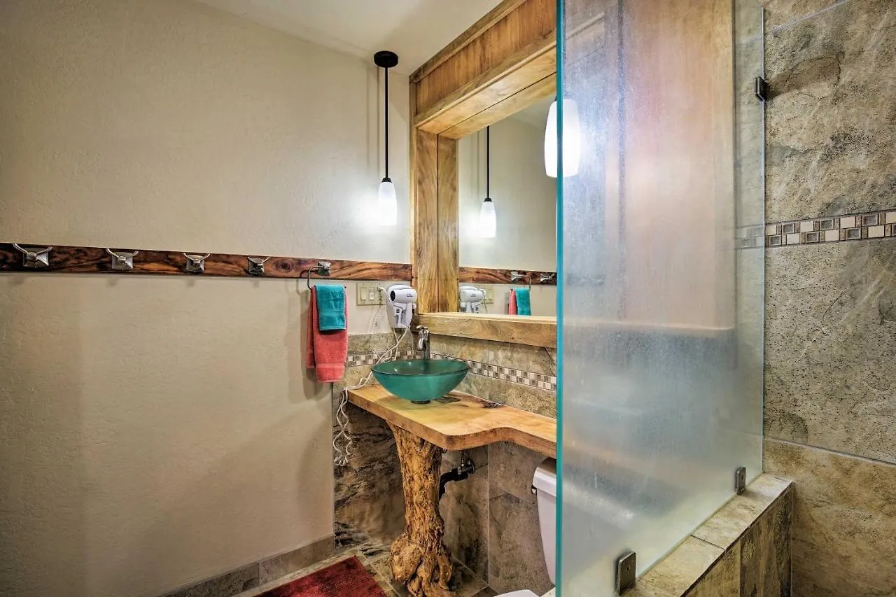 Kona Condo With View, Walk To Beach And Restaurants Kailua-Kona Appartement